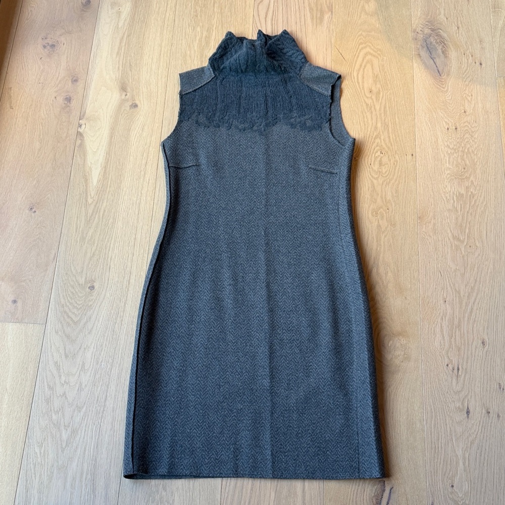 Elegant Gray Postcard Sleeveless Dress